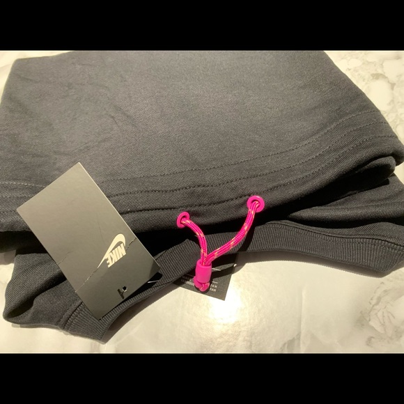 Black Nike Crop Sweatshirt - NWT - Picture 5 of 6